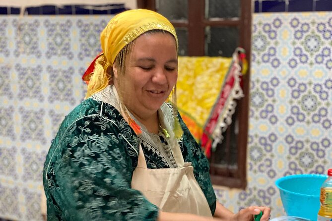 Half-Day Cooking Class with Local Chef Laila in Marrakech - Small-group size and the family feel