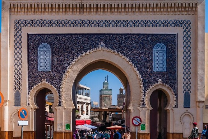 Half Day Guided Walking Tour in the Medina of Fez - Zaouia of Moulay Idriss II: a key stop with clear entry limits