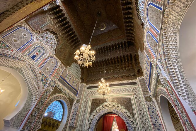 Half-Day Private Guided Walking Tour of the Old Medina of Fez - Bab Boujloud and the Blue Gate: the right way to start