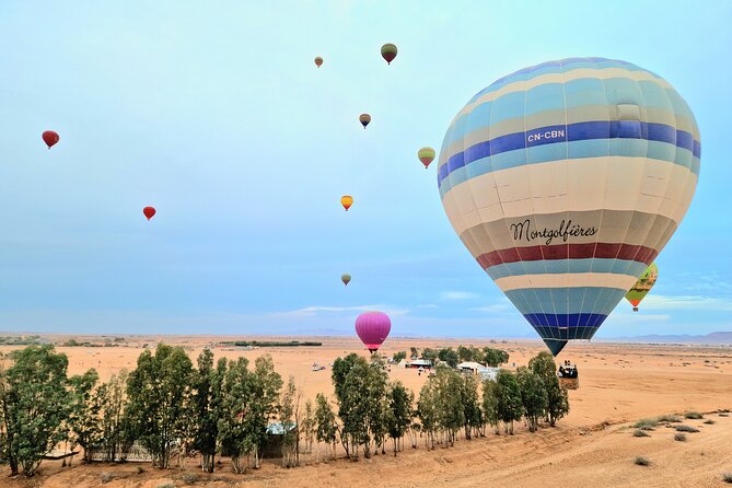 Hot air balloon flight at sunrise in Marrakech & breakfast - From hot drinks to balloon prep: how the dawn starts