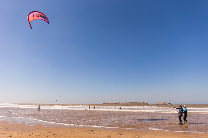 Kitesurfing Lessons in Essaouira Beach - Explora Watersports: right on the sand, with new gear