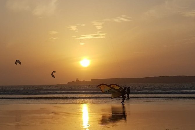 Kitesurfing Lessons in Essaouira Beach - Where the lesson happens: meeting point and how long you stay
