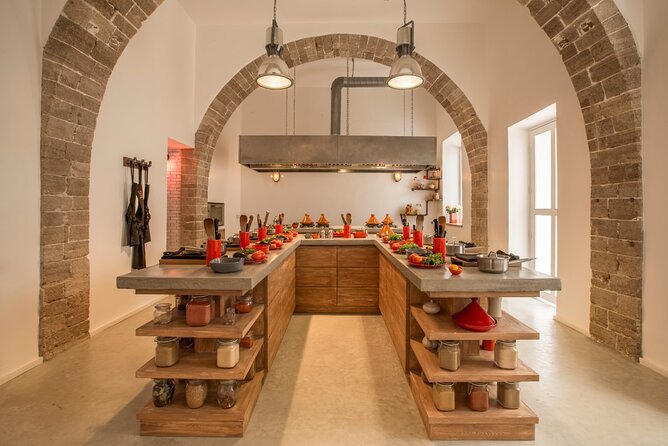 l'Atelier - Moroccan Cooking Workshop in Essaouira - The spice souk walk: learn flavors before you cook