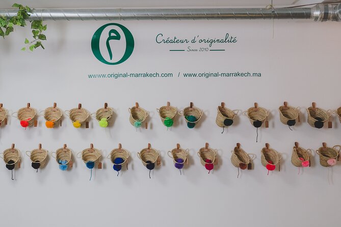 Learn embroidery in Arabic calligraphy in Marrakech - Step 5: practice your first name on your basket