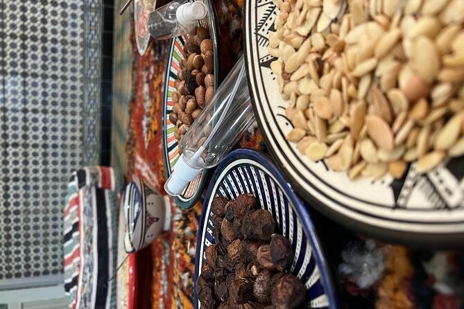 Make Your Own Argan Oïl - The argan oil process you actually do, not just watch