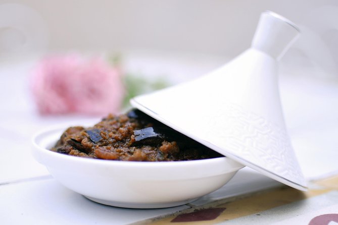 Market Tour & Moroccan Cooking Class in Casablanca with Transfers - Cooking Moroccan by Hand: Your Hour in the Kitchen