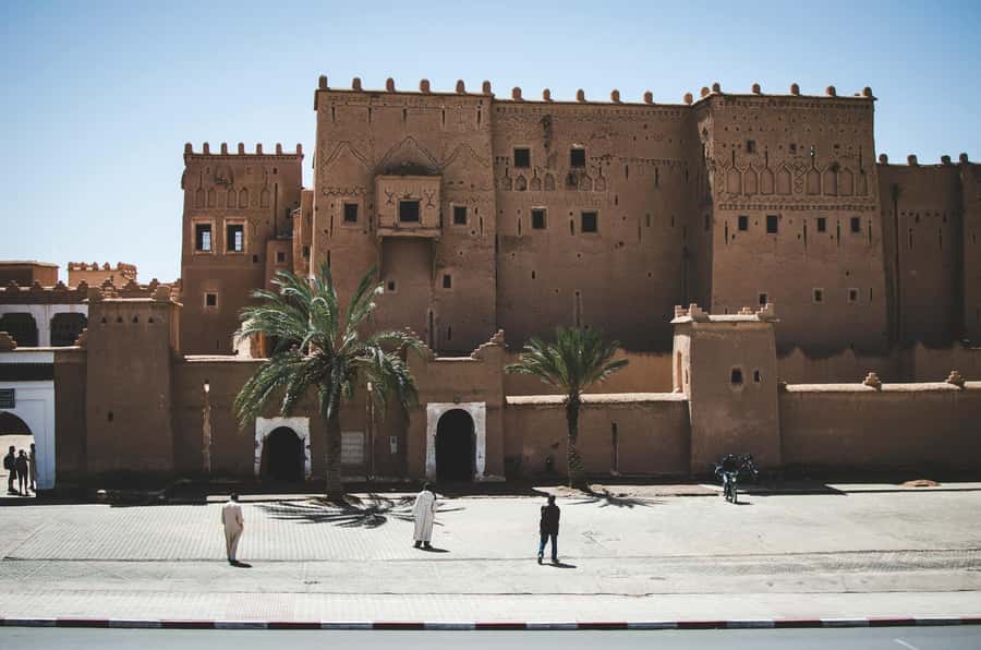 Marrakech: 3-Day Desert Trip to Merzouga with Luxury Camp - The Kelâat M’Gouna lunch stop and the return to Marrakech