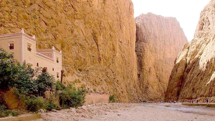 Marrakech: 3-Day Merzouga and Sahara Desert Tour - The drive through the High Atlas, including Tizi nTichka photo stops