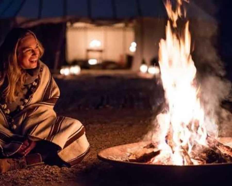 Marrakech: Agafay Desert Camel Rides, Dinner and Fire Show - Dinner under the stars, Moroccan food plus music and fire dancers