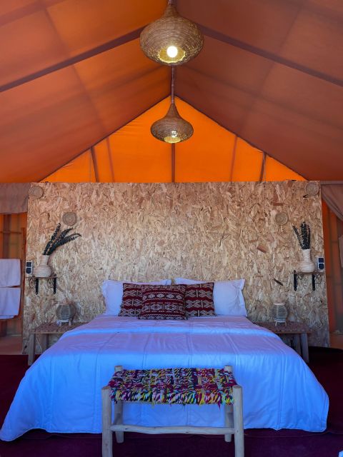 Marrakech: Agafay Desert Retreat, Tent, Dinner, Show & Pool - Sleeping in a desert camp tent: comfort and the real-world details