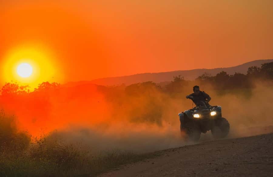 Marrakech: Agafay Desert Tour Quad bike & Dinner fire show - Agafay Desert at sunset: desert vibes without the long trip