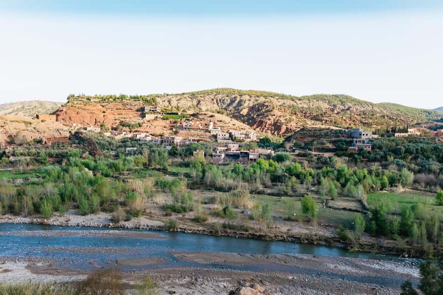 Marrakech: Atlas Mountains and 5 Valleys Day Tour with Lunch - What kind of traveler should book this?