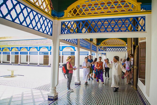 Marrakech: Bahia Palace, Madrasa Ben Yussef, Mellah & Medina Tour - Meeting point, pacing, and how you will actually move through the old city