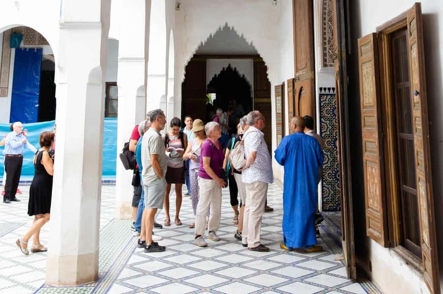 Marrakech: Bahia Palace, Saadian Tombs & Medina Guided Tour - Medina Souks and Rahba Kedima: A Guided Walk Through Real Craft
