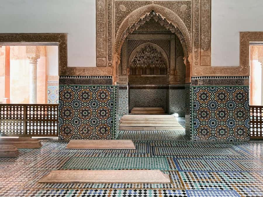 Marrakech: Bahia Palace, Saadian Tombs & Medina Walking Tour - A 3-Hour Route That Puts Marrakech in Order