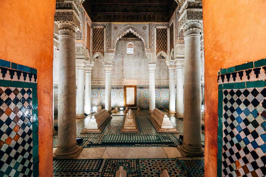 Marrakech: Bahia Palace, Saadian Tombs & Medina Walking Tour - Saadian Tombs: Where Craftsmanship Does the Talking