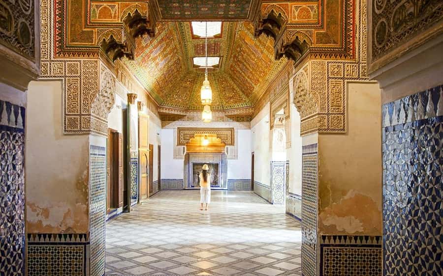 Marrakech: Bahia Palace, Saadian Tombs & Medina Walking Tour - Bahia Palace Courtyards, Cedar Ceilings, and Tilework
