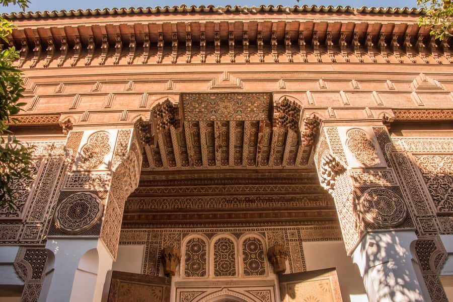 Marrakech: Bahia Palace, Saadian Tombs, Souk and Medina Tour - What to bring, what to watch for, and walking comfort