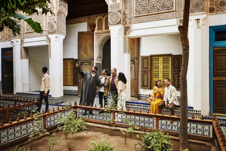 Marrakech: Bahia Palace, Saadian Tombs & Top Highlights Tour - Saadian Tombs: 16th-century royal burial, up close