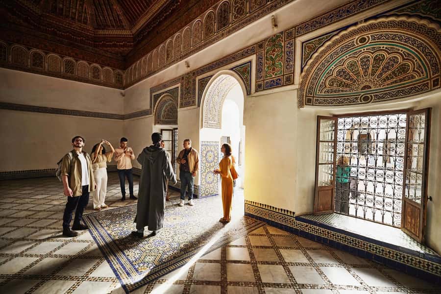Marrakech: Bahia Palace, Saadian Tombs & Top Highlights Tour - Guide quality makes or breaks the pace, and you can feel it
