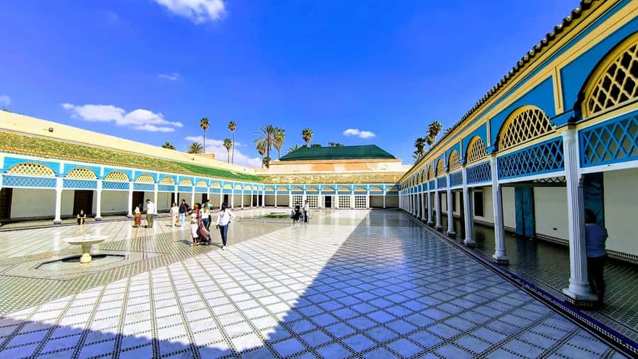 Marrakech: Bahia Palace, Saadian Tombs & Top Highlights Tour - Timing and logistics: how to avoid losing time in the Medina