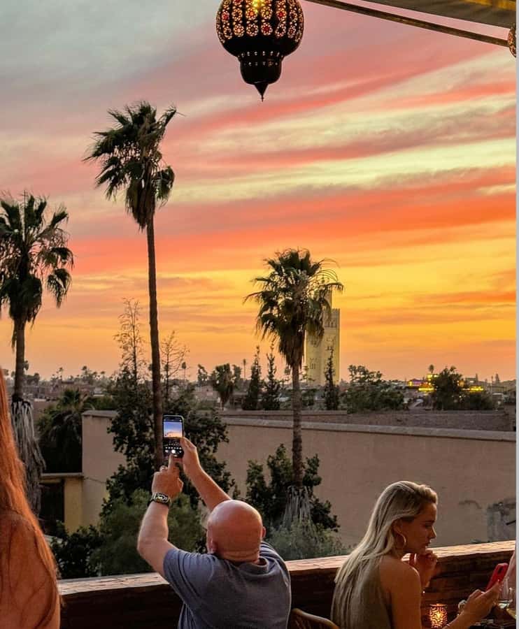 Marrakech: Blissful Spa Escape & Romantic Candlelight Dinner - Birthday-ready service, cake moments, and why they matter