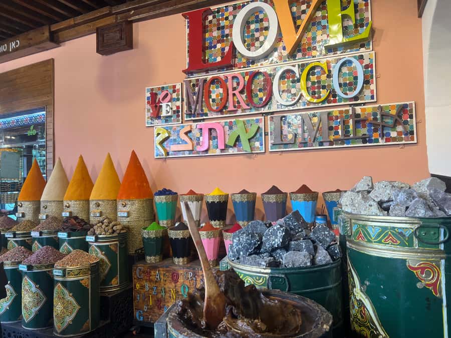 Marrakech City Tour: Souks, Palaces & Hidden Gems - Bahia Palace: where Moroccan craftsmanship does the talking