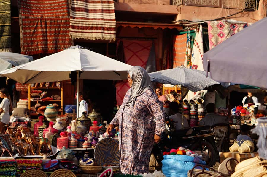 Marrakech: Customized Guided Walking Tour - Languages, guide consistency, and what to do if plans shift
