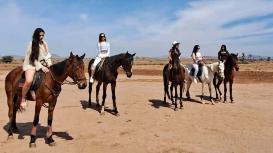Marrakech: Desert and Palmeraie Horse Riding Tour & Transfer - The Palmeraie on horseback: palms, fresh air, and Berber villages