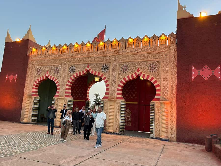Marrakech: Dinner show and Fantasia in Chez Ali - The 8pm transfer rhythm, and why it helps