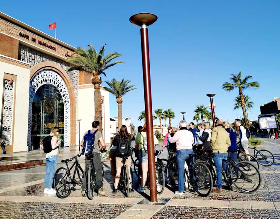 Marrakech: Guided Bike Tour with a local Guide - Pedal Toward Bab Agnaou: Getting Your Bearings Early