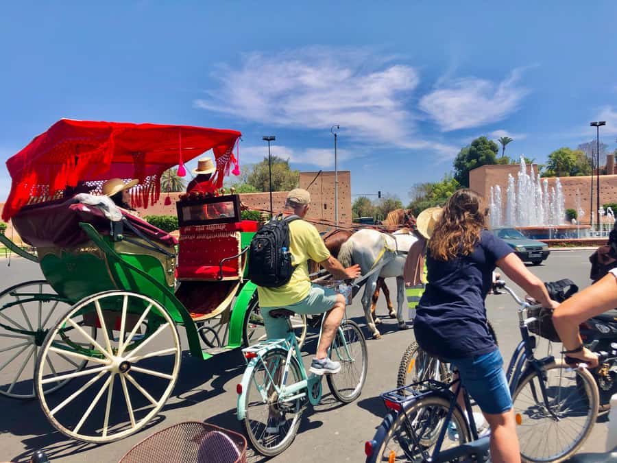 Marrakech:Guided City Cycling Tour - Culture, Colors & Charm - Lunch-style break in a Medina café: tea, juice, and smart recommendations
