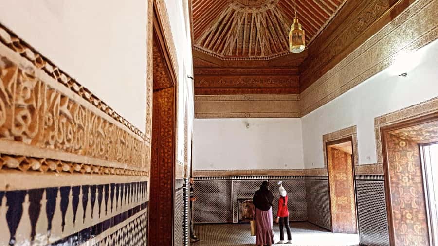 Marrakech: Guided Medina History & Culture Tour - Old souks and craft workshops: leather, metal, spices, and artisans at work