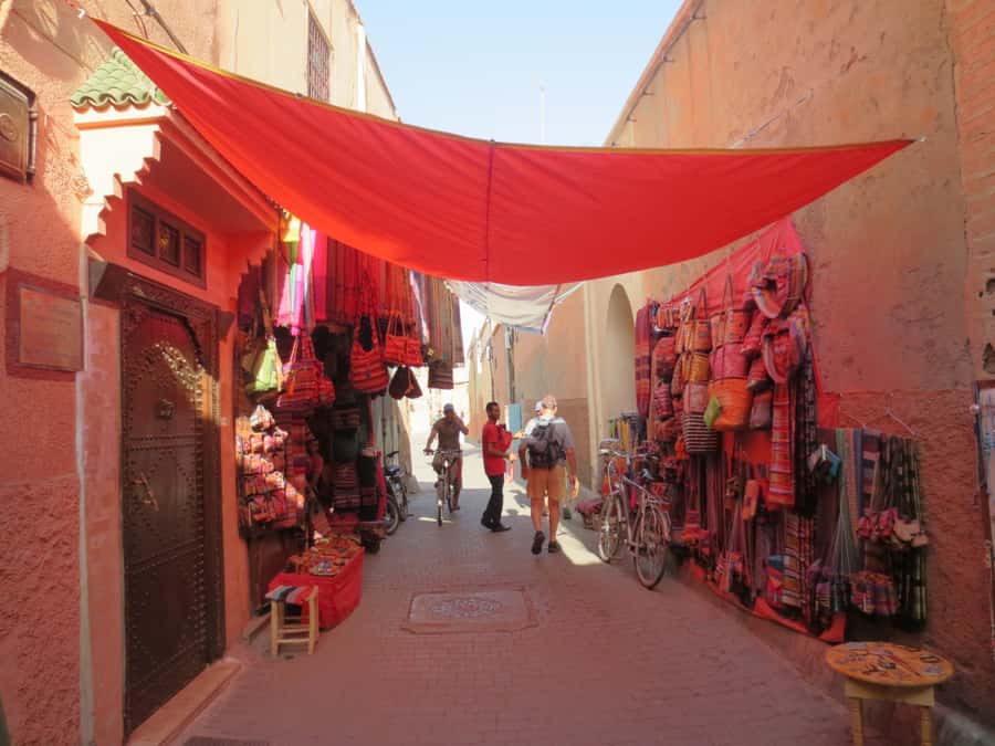 Marrakech: Historical Discovery Tour - Guides and what to expect from the human side