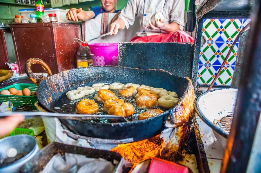 Marrakech: Jemma El Fnaa Food Tour with Dinner - Guides and Safety in Crowds: Why Small Groups Matter Here