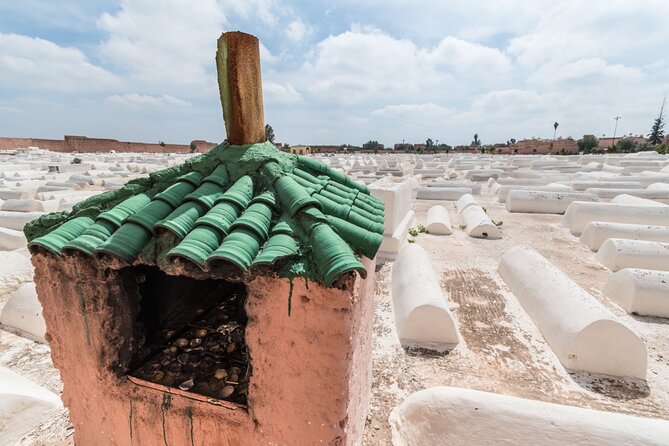 Marrakech Jewish Heritage and souks Tour - Jemaa el-Fnaa and Souk Semmarine: trading stories for shopping reality