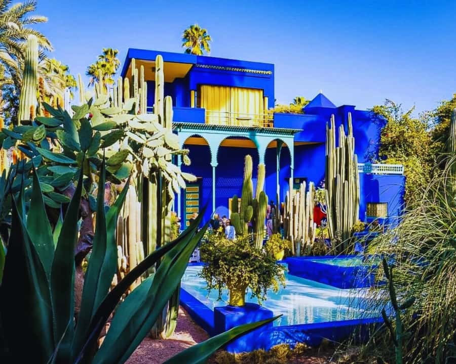 Marrakech: Majorelle & Menara Garden Tour and Carriage Ride - Timing at Majorelle: how to avoid crowds and still enjoy the 75 minutes