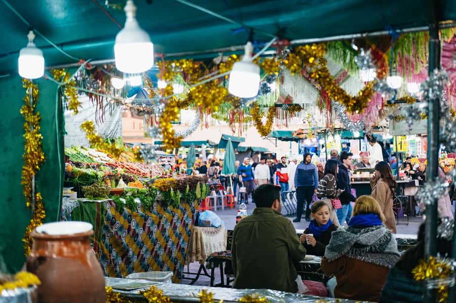 Marrakech: Medina by Night Walking Tour with Moroccan Tea - Entering the UNESCO-listed Medina after sunset