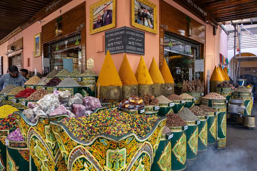 Marrakech: Medina, Souks, Artisans Guided Tour with Mint Tea - Haggling like a local, without turning it into a fight