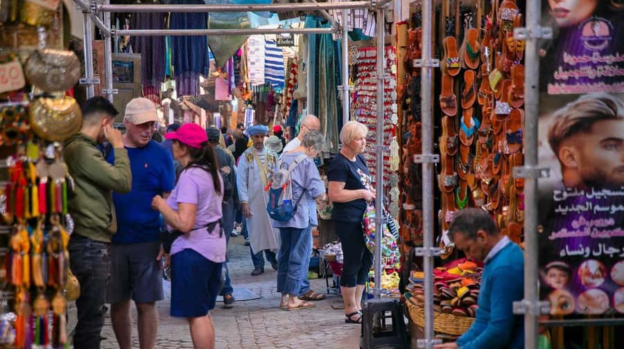 Marrakech: Medina Souks, Hidden Markets and Shopping Tour - Jemaa el Fnaa photo stop: where big sights meet quick orientation