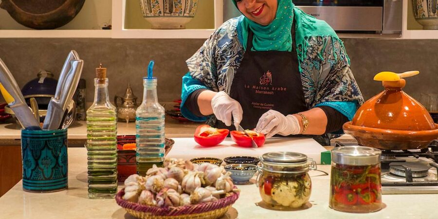 Marrakech: Moroccan Cooking Workshop at La Maison Arabe - Kitchen Setup and How the Lesson Works at Your Own Station