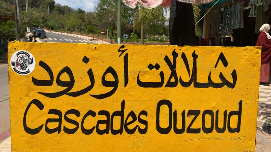 Marrakech : Ouzoud Waterfalls & Guided Tour & Boat Ride - Lunch near the falls: tagine you buy, and what to expect