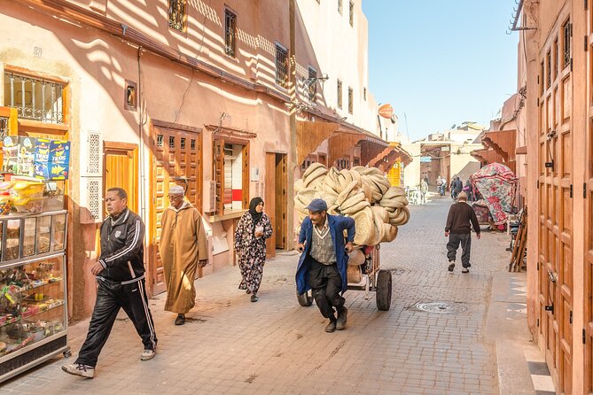 Marrakech: Palace, Museum, Madrasa & Medina Highlights Tour - Djemaa el Fna to the Royal Gates: the pacing that helps you get oriented