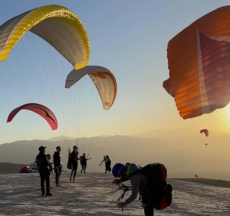 Marrakech: Paragliding over Agafay Desert & Atlas Mnt Views - Why paragliding over Agafay and the Atlas feels so visual