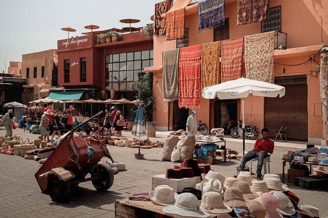 Marrakech: Private Souk Tour & Traditional Workshops - Souk Semmarine: More Time to Browse, Haggle, and Snack Culture