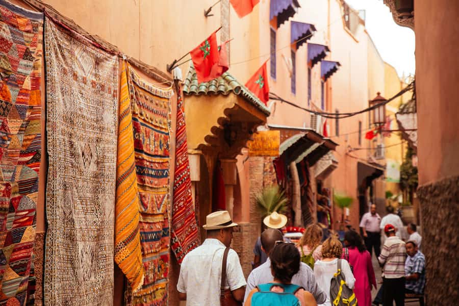 Marrakech: Private Souks Tour with Tea and Traditional Snack - Practical Tips Before You Go Into the Medina