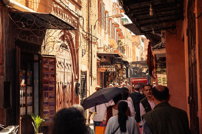 Marrakech PRIVATE TOUR With Locals: Highlights & Hidden Gems - Bahia Palace exteriors: how to read the architecture in 30 minutes