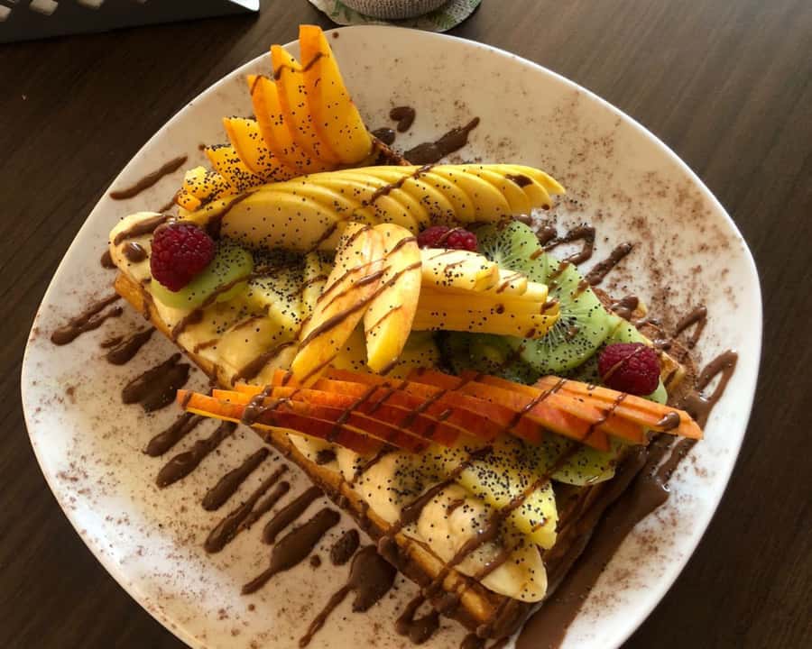 Marrakech: Restaurant Dinner Experience with Hotel Pickup - Moroccan Menu: From Fresh Salads to Saffron Tagine
