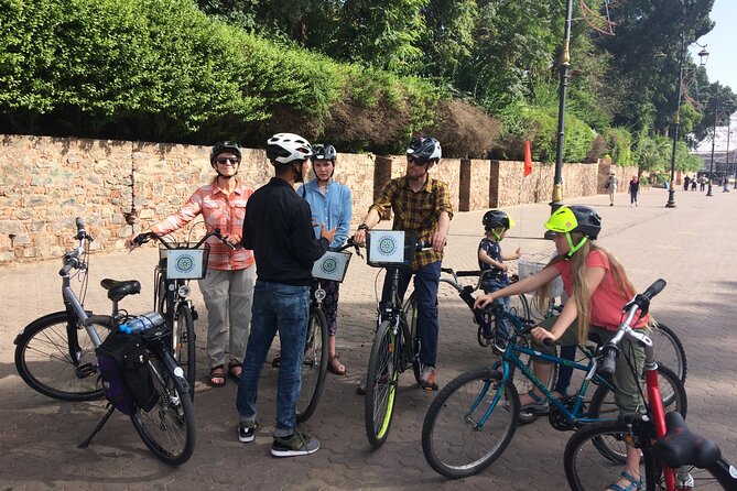 Marrakech’s Best Cycling Tour: Culture, Colors, and Charm - Gueliz on two wheels: seeing the newer side without the rush