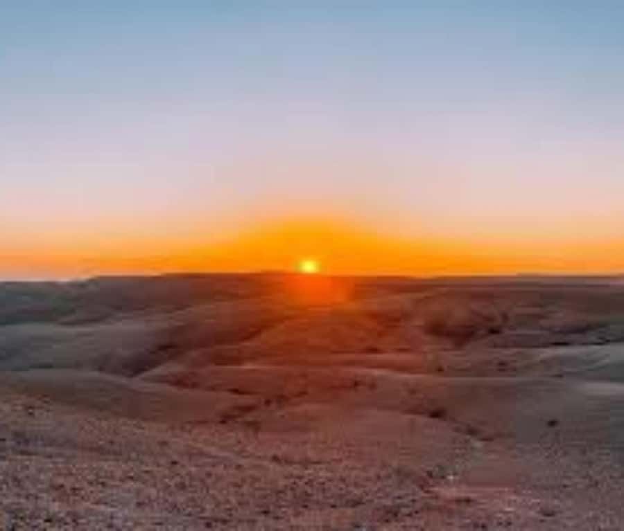 Marrakech: Sunrise Desert Tour with Camel Ride and Breakfast - From central Marrakech to the desert, with real face-time